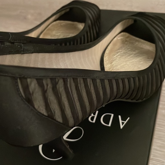 Excellent condition Adrianna Papel flirt open peep toe black chiffon pump - Picture 7 of 12